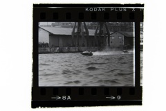 Carmen Pérez Güerri in her dinghy, in the waters of the Port of Barcelona. c. 1970. Photo: MMB.