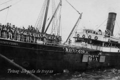 Troupes à bord du vapeur Vicente Ferrer, ancré à Tétouan. Collection : MMB. Argo Magazine n°   15. Musée maritime de Barcelone.