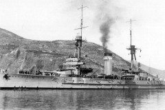 Cuirassat Alfonso XIII. Foto: Wikimedia Commons. Revista Argo núm. 15. Museu Marítim de Barcelona. ENCICLOPEDIA DE LA GUERRA CIVIL . TOMO 6