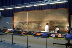 Espace aménagé pour la restauration au Musée, avec panneaux explicatifs. Photo : MMB. 