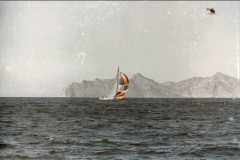 El Licor 43 arribant a la costa d’Anglaterra per acabar la Whitbread del 1981. Foto: MMB.