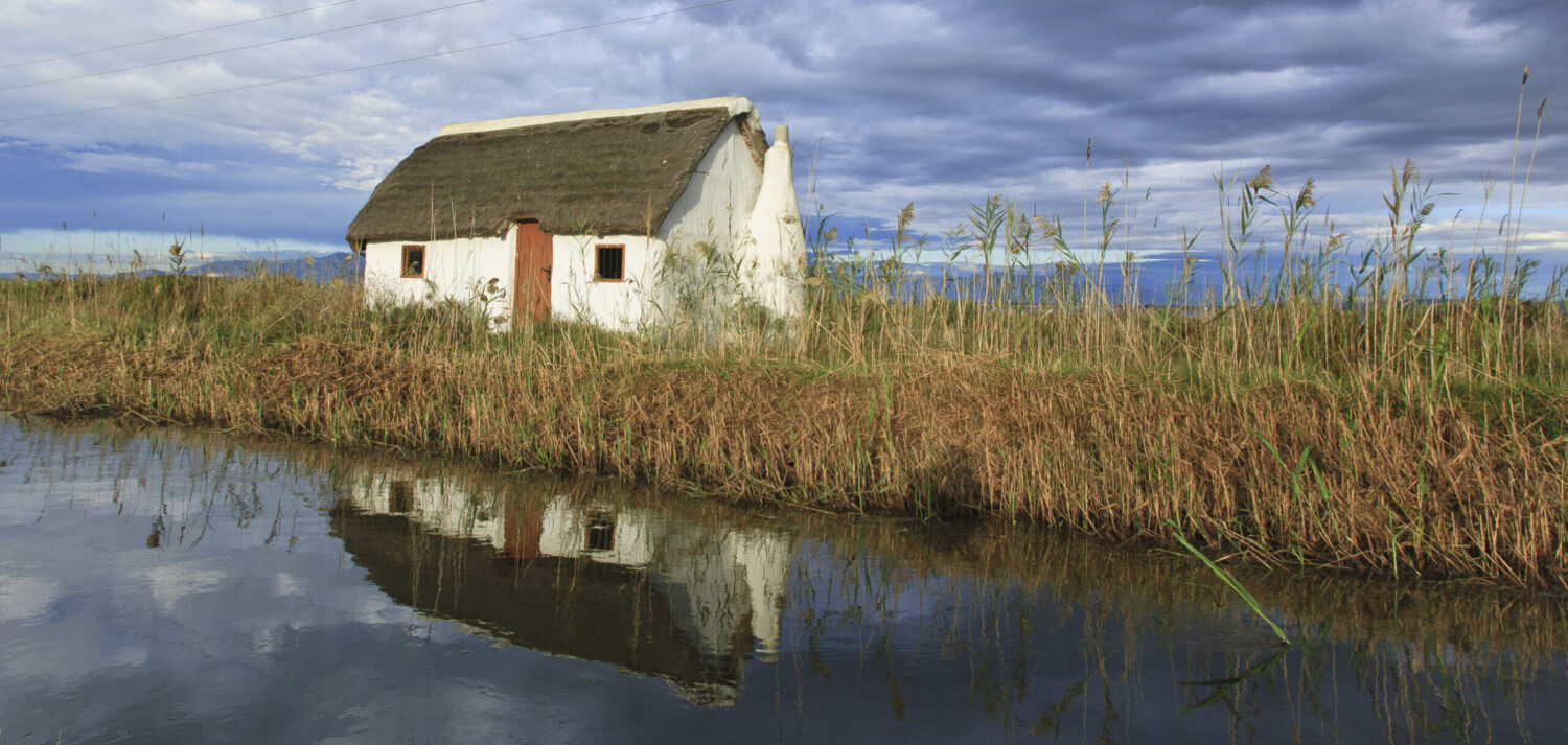 Barraca PN Delta Ebro. Patronato de Turismo de las Tierras de Lleida. ARGO 15. Museo Marítimo de Barcelona.