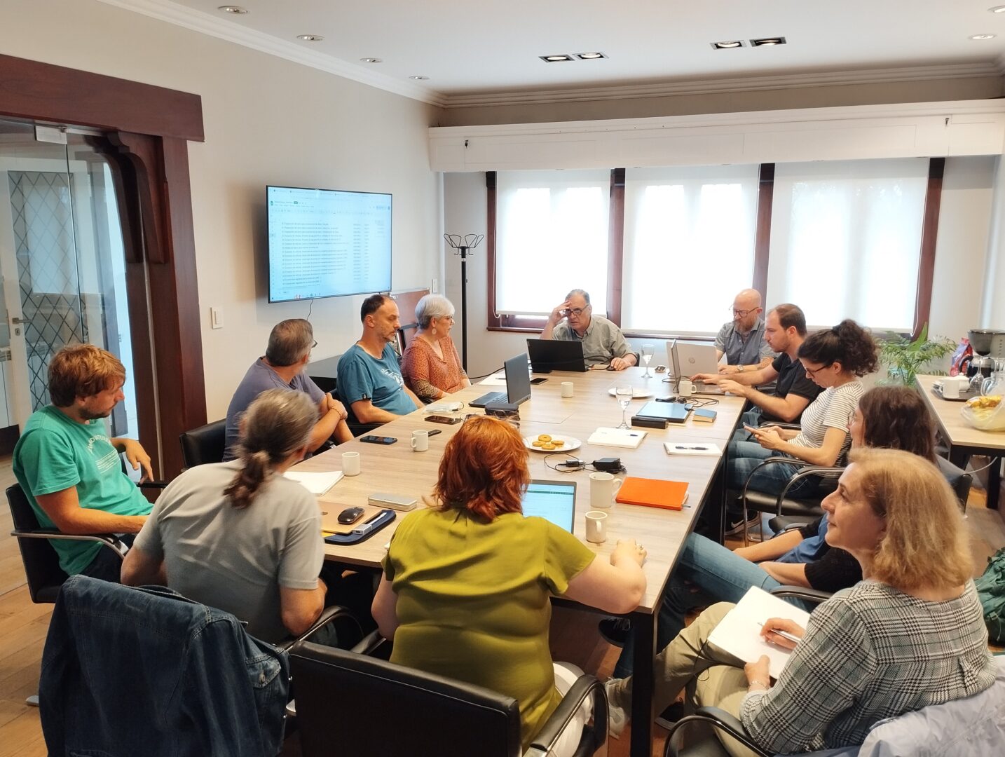 Sessió de treball de l’equip durant la primera Summer School, a la seu del Consejo Nacional de Investigaciones Científicas y Técnicas de Mar del Plata (Argentina). ARGO 15. Museu Marítim de Barcelona.