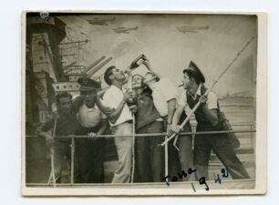 Image from the exhibition Come on board. Portraits by the minute from the Museu Marítim de Barcelona.